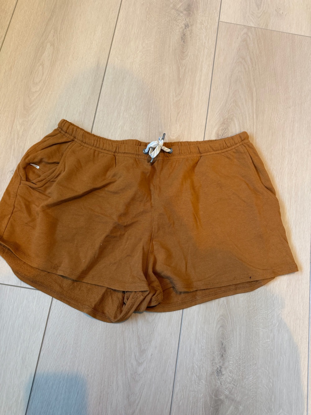 Vuori Women's Rust Brown Athletic Lounge Shorts